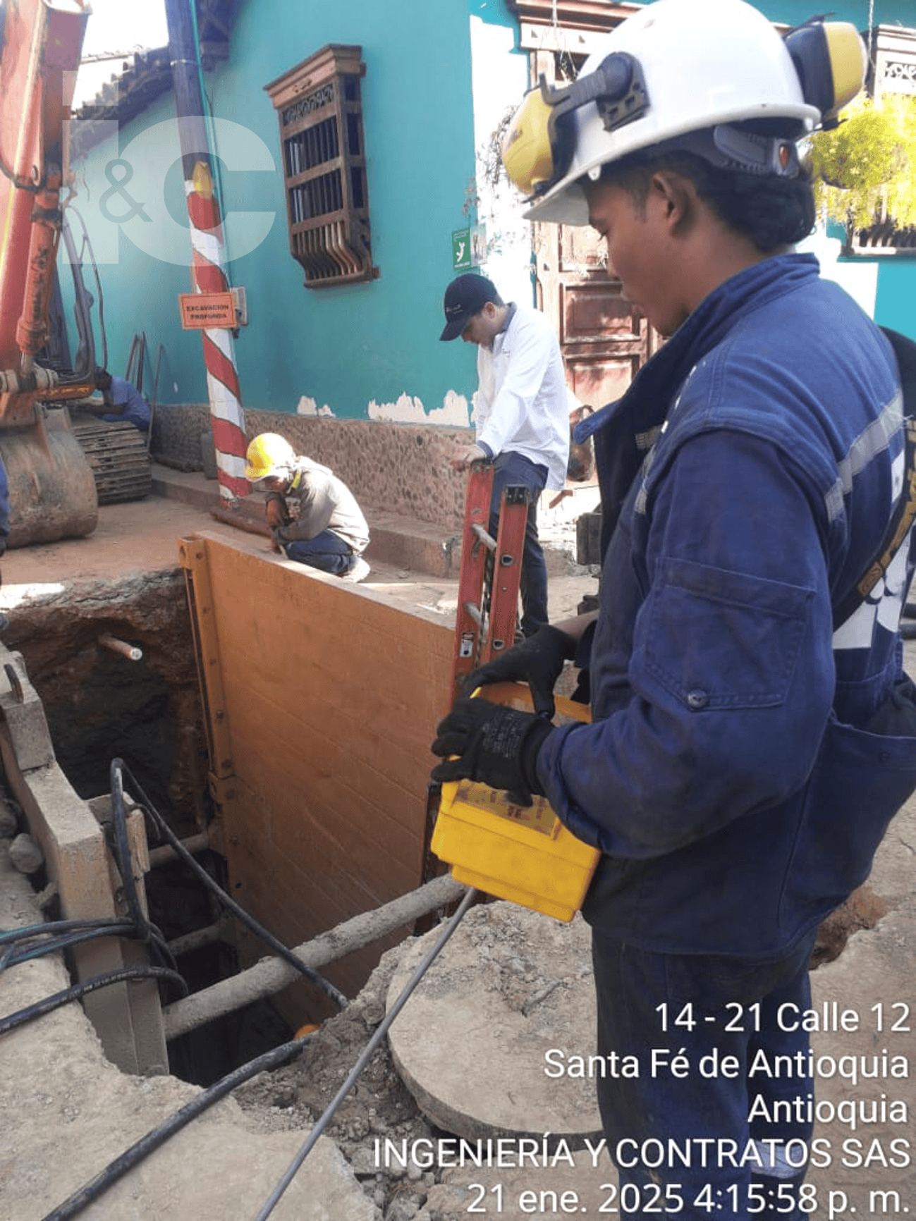 Figura 2. Barrio 12 de Octubre y Cerro el Picacho. Fuente: Periódico El Tiempo, Octubre de 2015