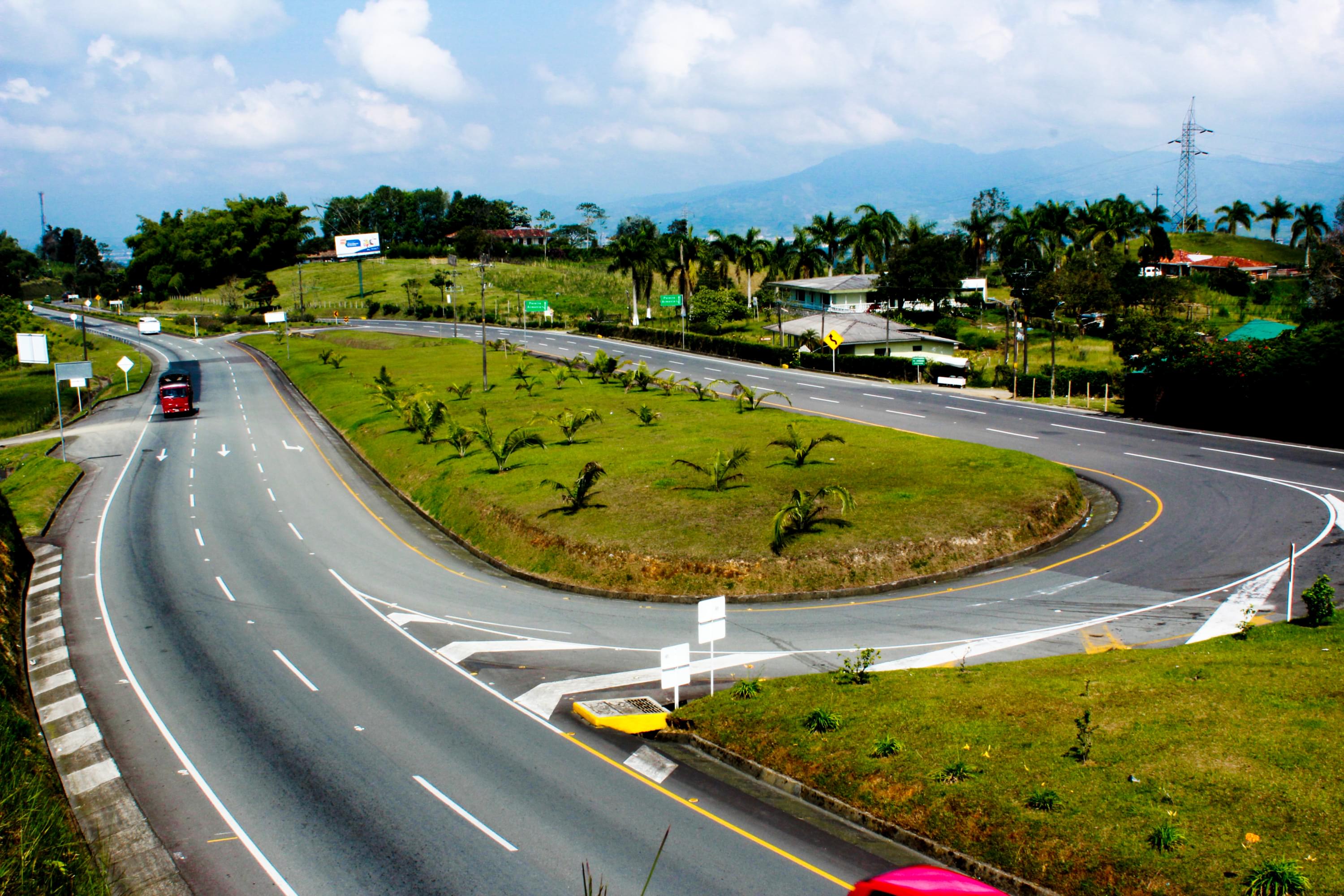 Autopistas del cafe, ingeniera y contratos