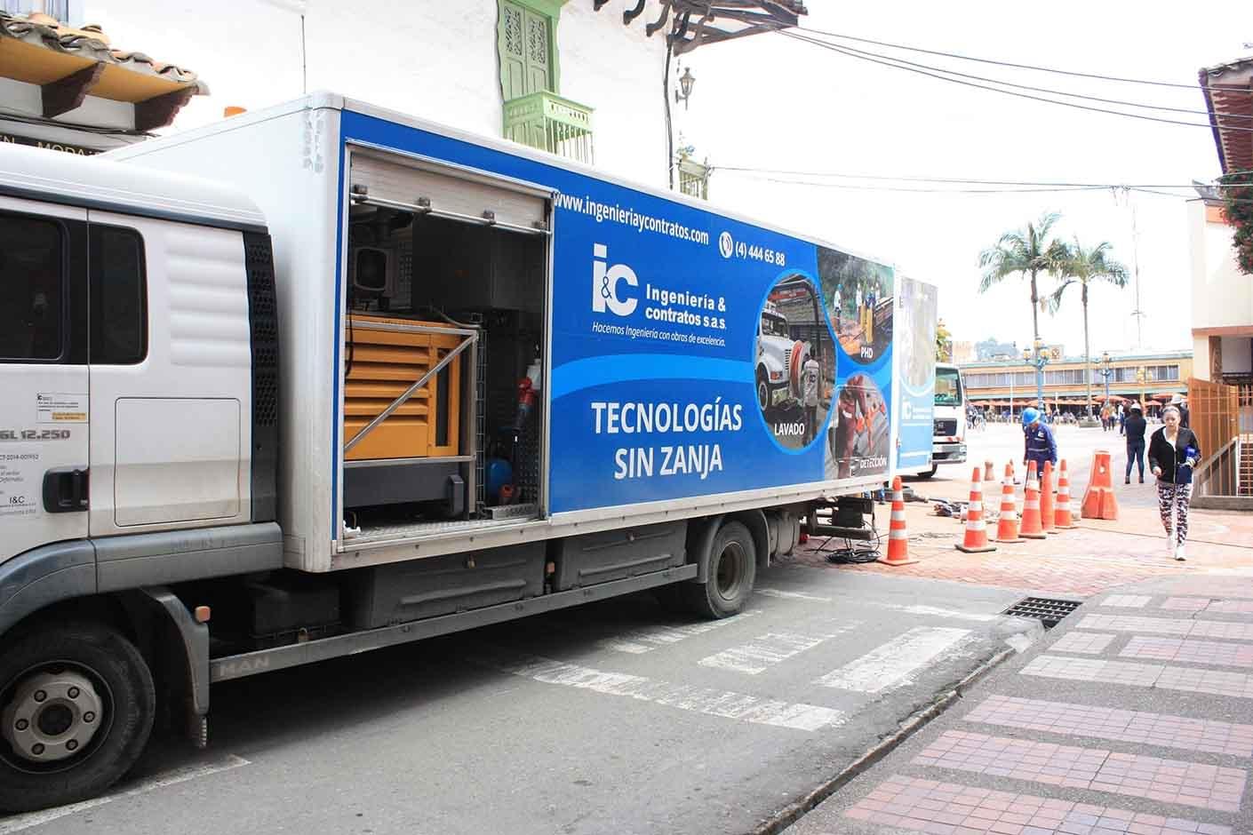 Camion de ingenieria y contratos con tsz