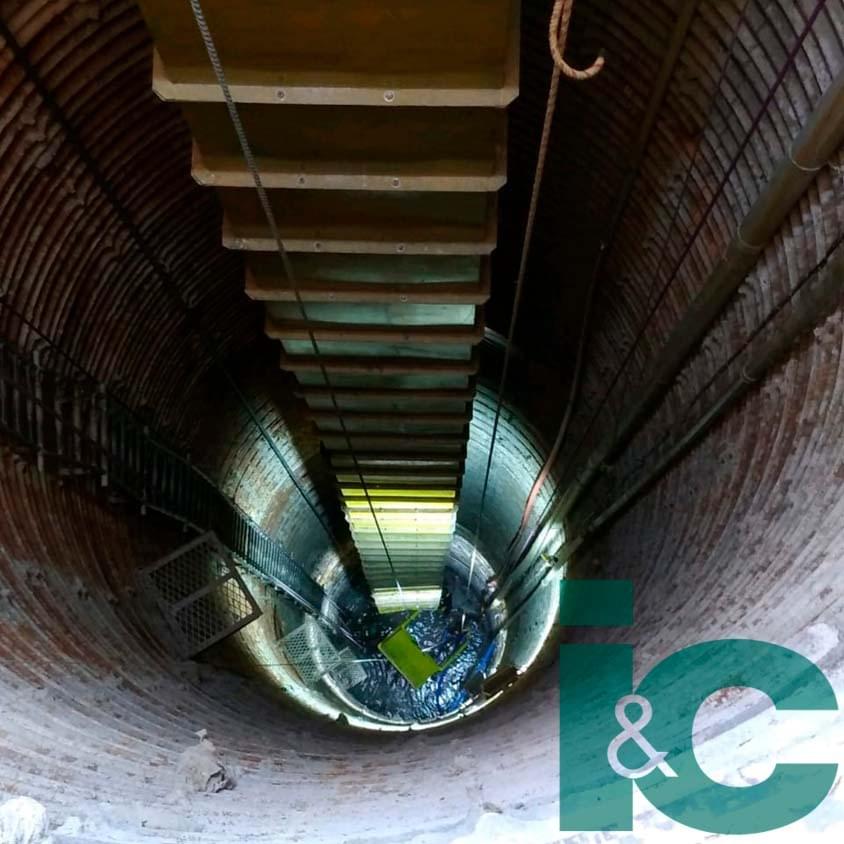 Pozo a 40 metros de profundidad para canalizar aguas de una quebrada.