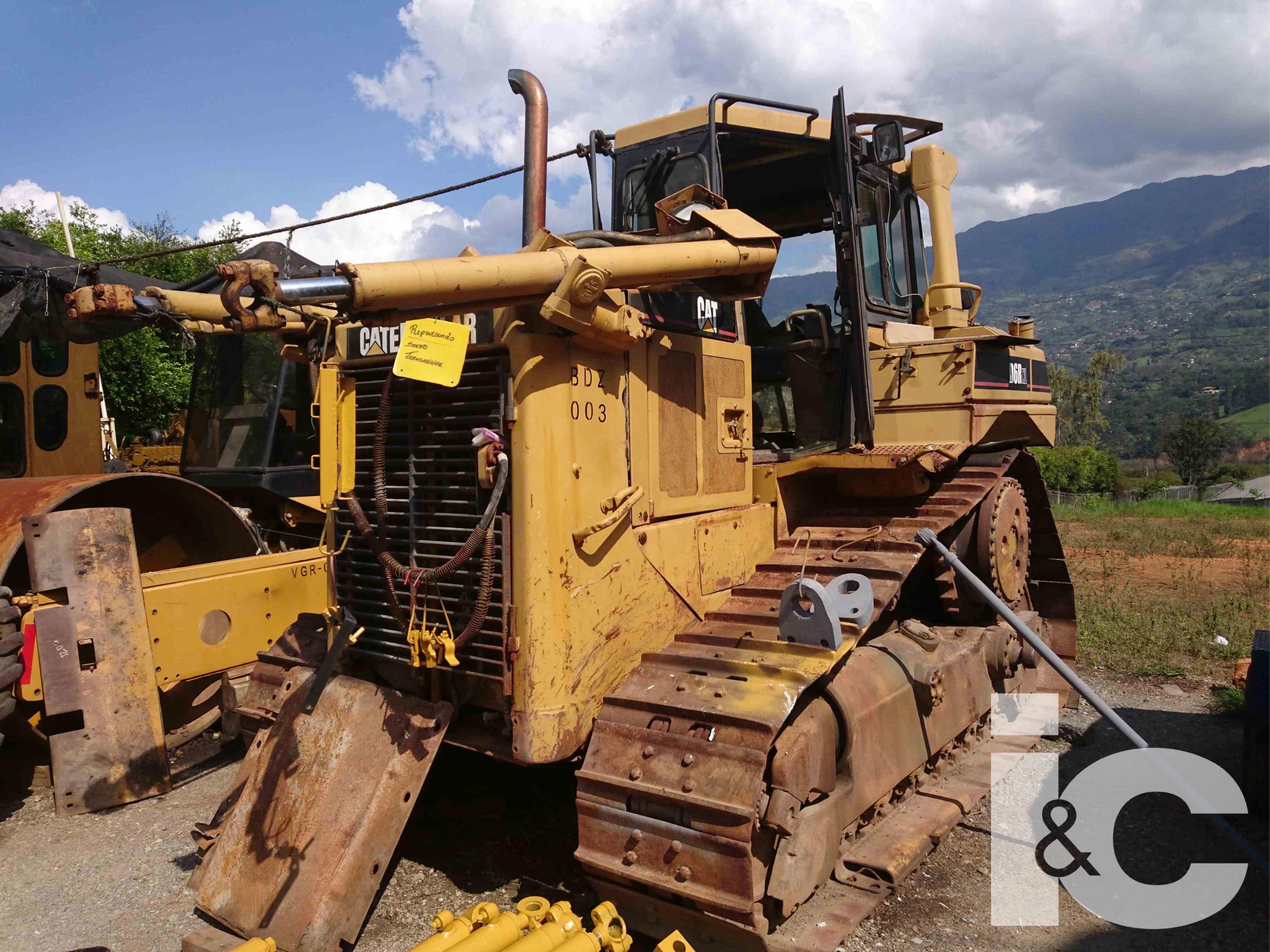 ALQUILER CATERPILLAR D6R XL